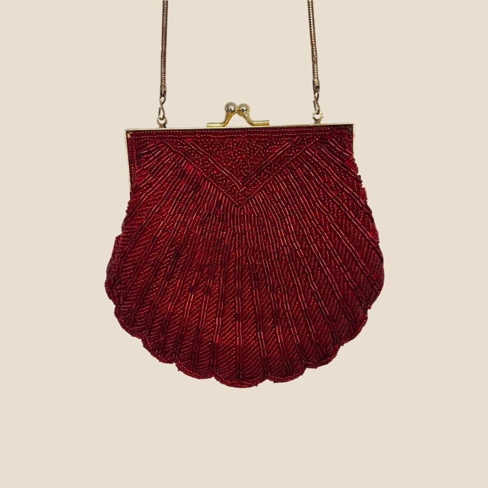 Carla Marchi Vintage Crimson Red Clam Shell Purse Hand Sewn Glass Seed Beads